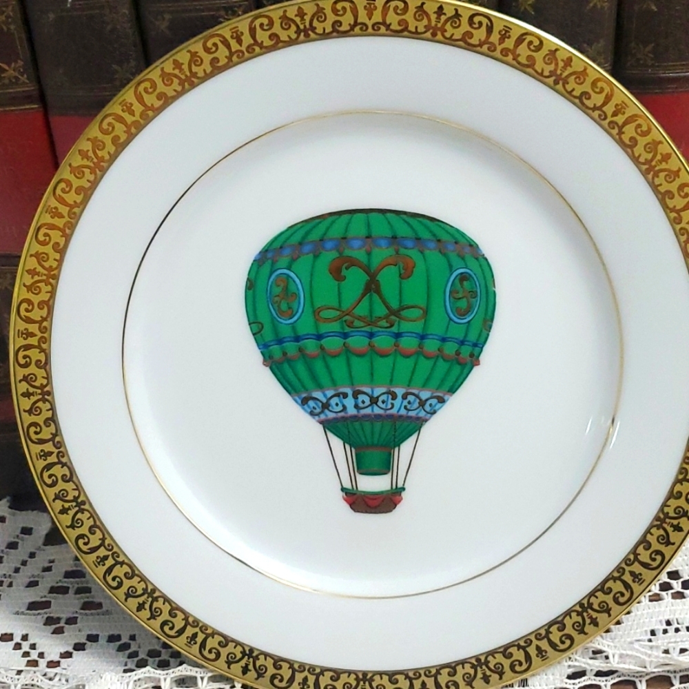 Royal Gallery Gold Buffet Hot Air Balloon Plate 1991